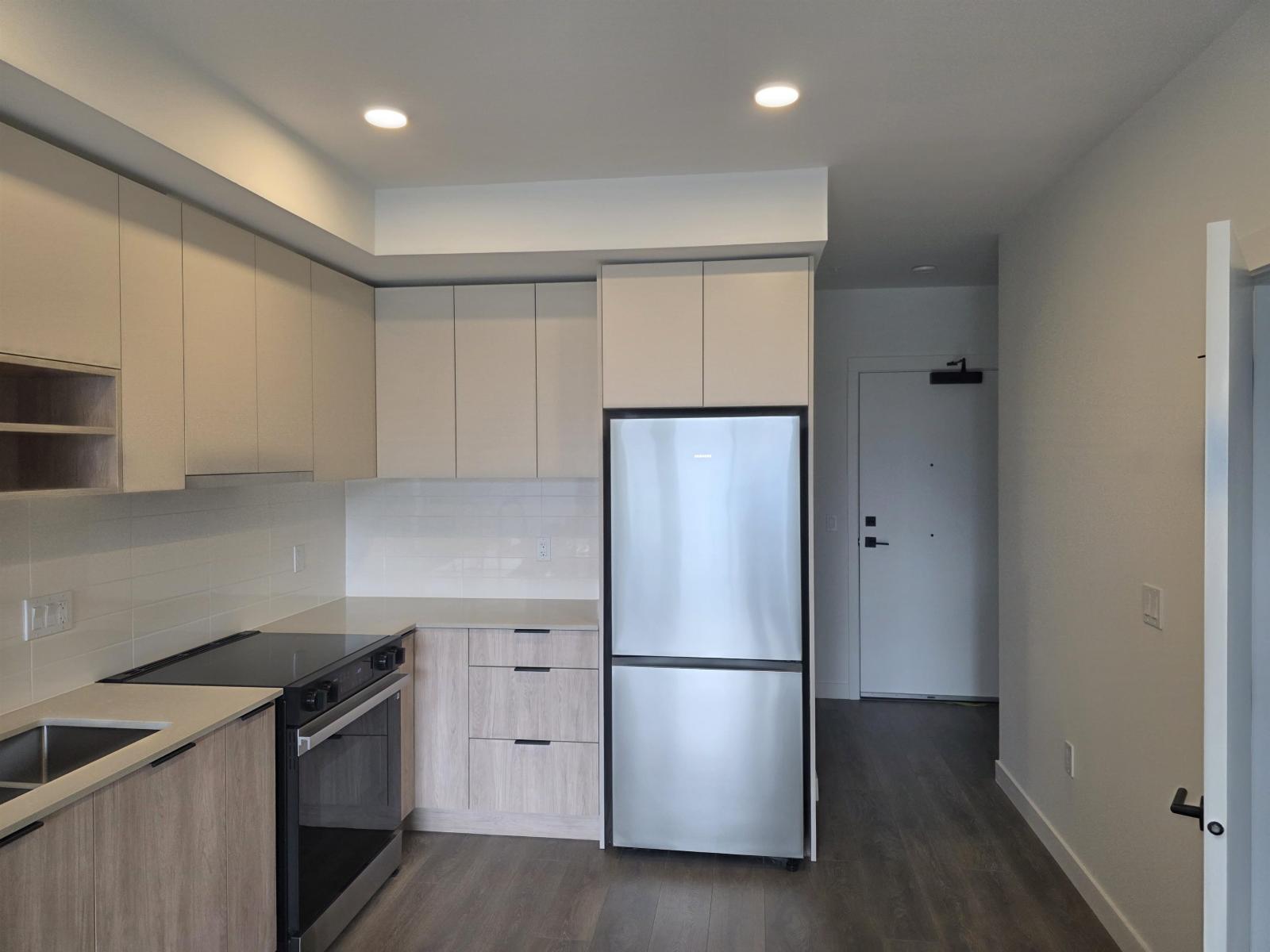 D506 10485 139 Street, Surrey, British Columbia  V3T 0W6 - Photo 2 - R3111580