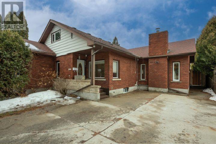 327 Brunswick Street S, Thunder Bay, Ontario