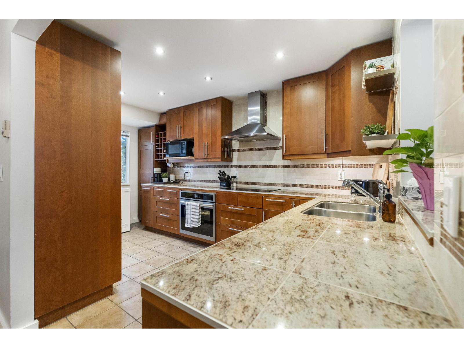 106 5360 201 Street, Langley, British Columbia  V3A 1P7 - Photo 5 - R3111700