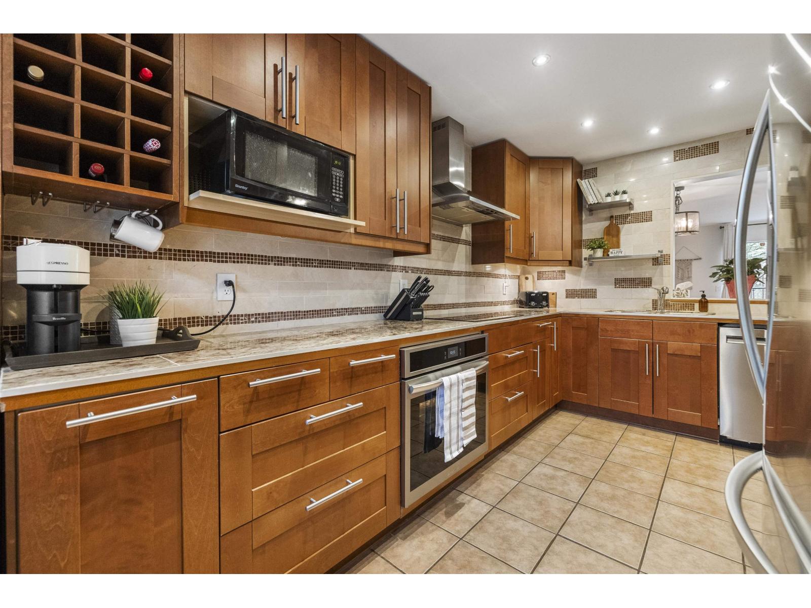 106 5360 201 Street, Langley, British Columbia  V3A 1P7 - Photo 4 - R3111700