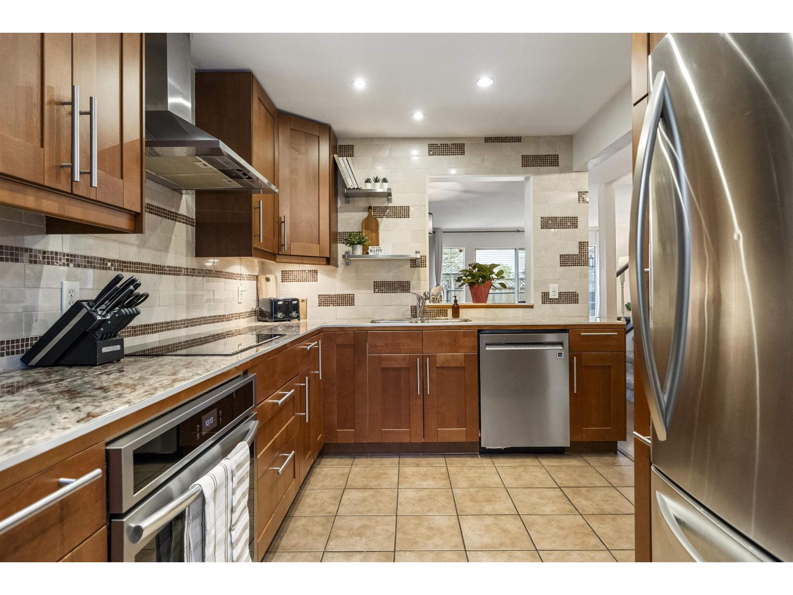 106 5360 201 Street, Langley, British Columbia  V3A 1P7 - Photo 3 - R3111700