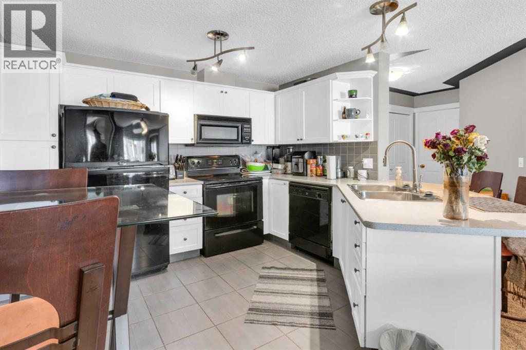 203, 345 Rocky Vista Park NW, Calgary, Alberta  T3G 5K6 - Photo 7 - A2292690