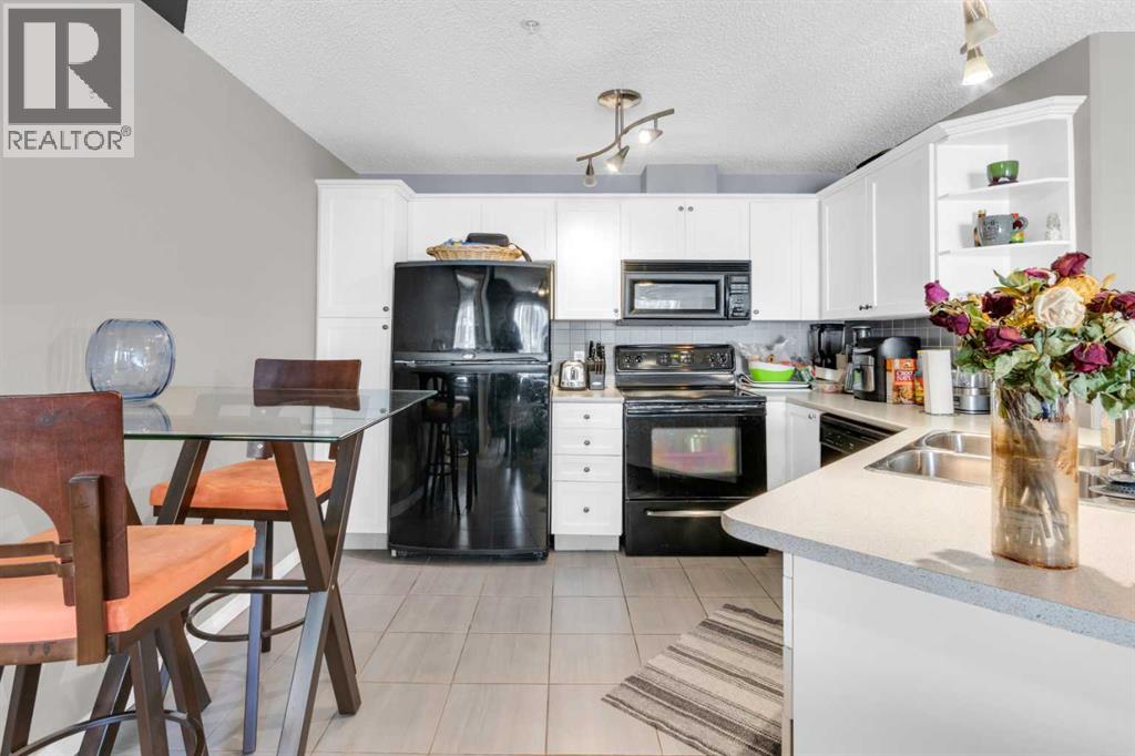 203, 345 Rocky Vista Park NW, Calgary, Alberta  T3G 5K6 - Photo 6 - A2292690