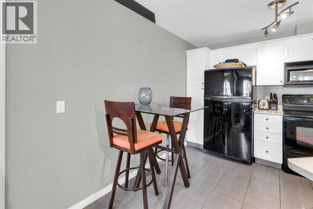 203, 345 Rocky Vista Park NW, Calgary, Alberta  T3G 5K6 - Photo 9 - A2292690