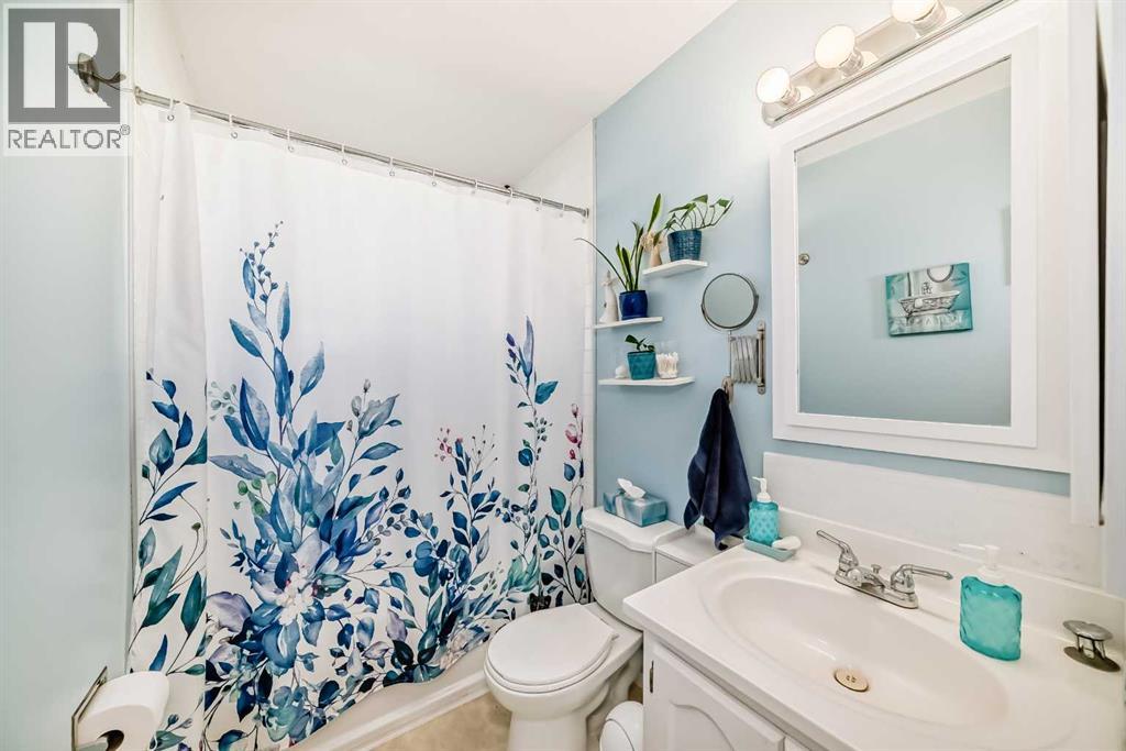 3772 Dover Ridge Drive SE, Calgary, Alberta  T2B 2C9 - Photo 15 - A2300186