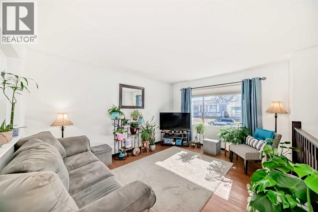 3772 Dover Ridge Drive SE, Calgary, Alberta  T2B 2C9 - Photo 8 - A2300186