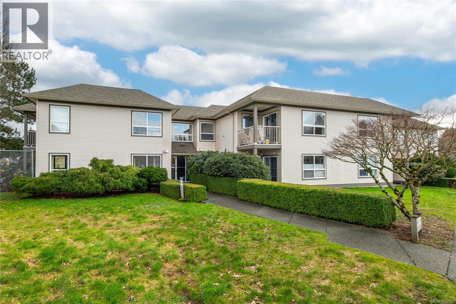 202 2525 Fitzgerald Ave, Courtenay, British Columbia