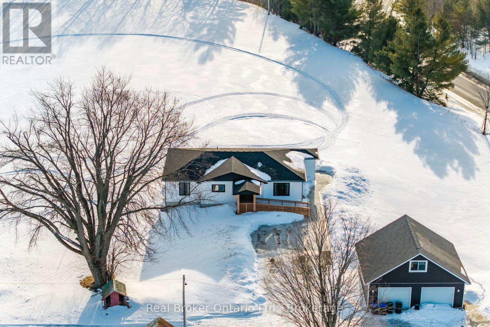 597 Lafontaine  Road W, Tiny, Ontario  L9M 0L7 - Photo 2 - S12851078