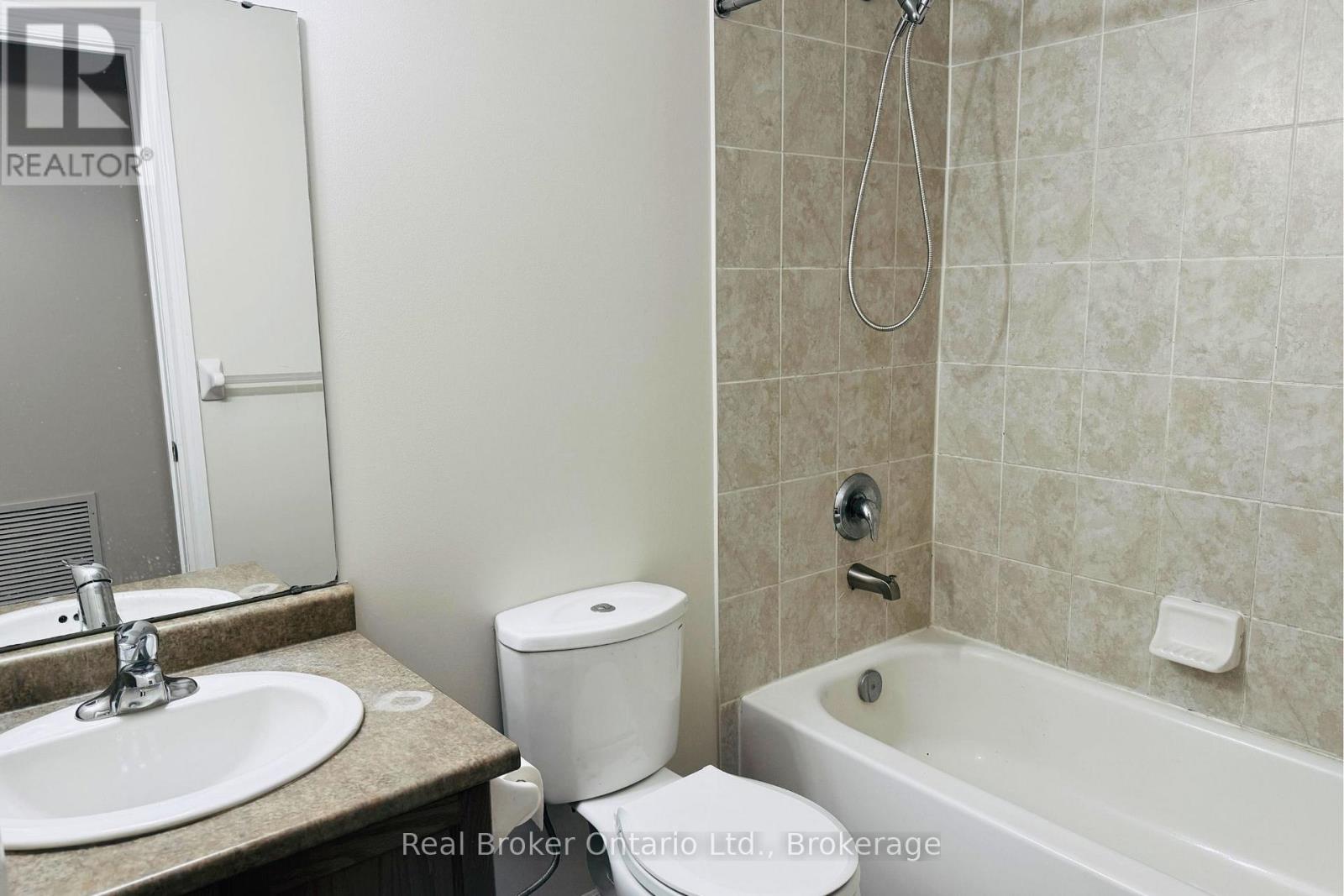Main Floor Of Unit 5 - 175 Stanley Street, Barrie, Ontario  L4M 0G2 - Photo 8 - S12872550