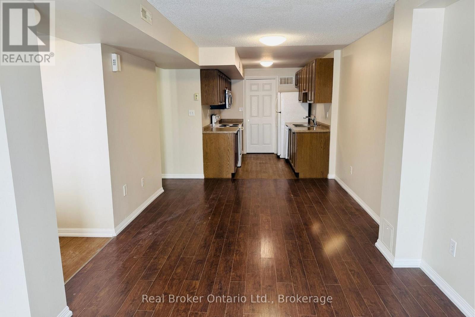 Main Floor Of Unit 5 - 175 Stanley Street, Barrie, Ontario  L4M 0G2 - Photo 4 - S12872550