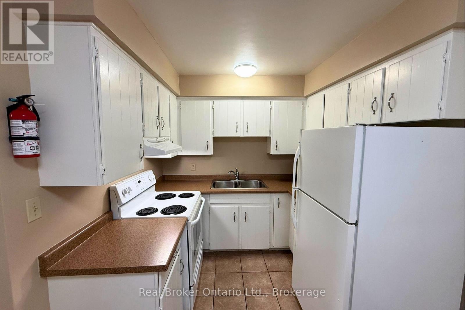 1 - 301 West Street N, Orillia, Ontario  L3V 5E1 - Photo 5 - S12892938