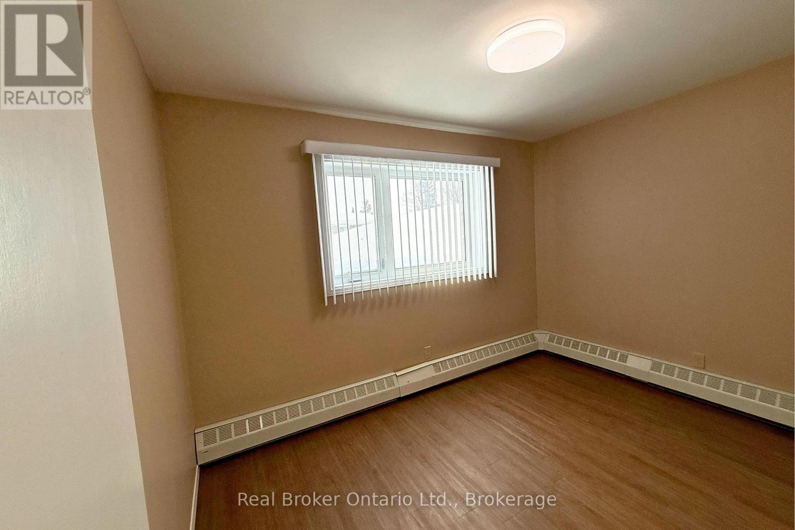 1 - 301 West Street N, Orillia, Ontario  L3V 5E1 - Photo 9 - S12892938