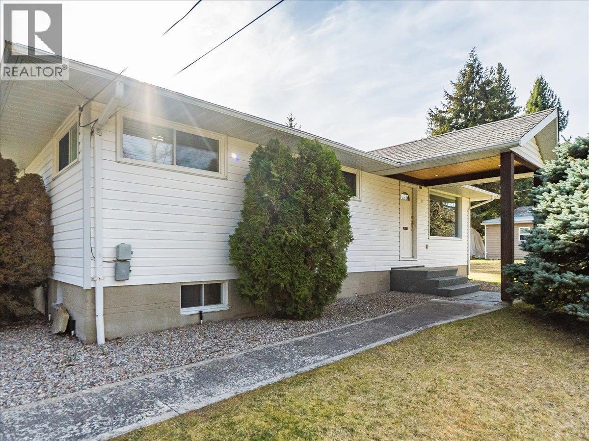 112 100th Street, Castlegar, British Columbia  V1N 3C5 - Photo 10 - 10383261