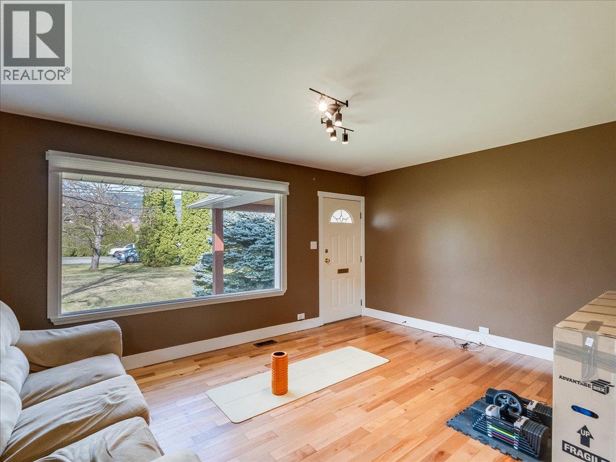 112 100th Street, Castlegar, British Columbia  V1N 3C5 - Photo 18 - 10383261