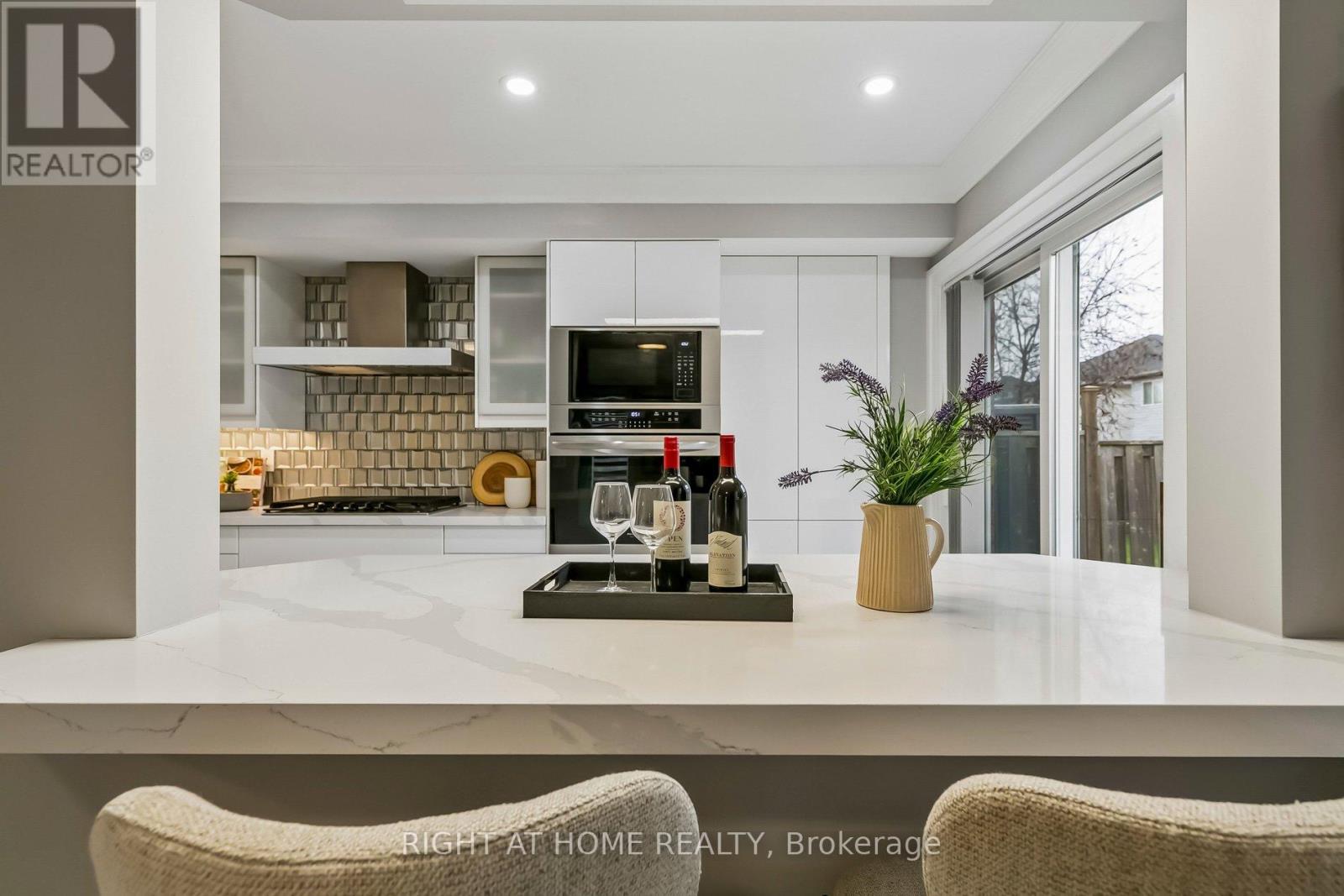 23 Coates Drive, Milton (De Dempsey), Ontario  L9T 5R4 - Photo 13 - W12955694