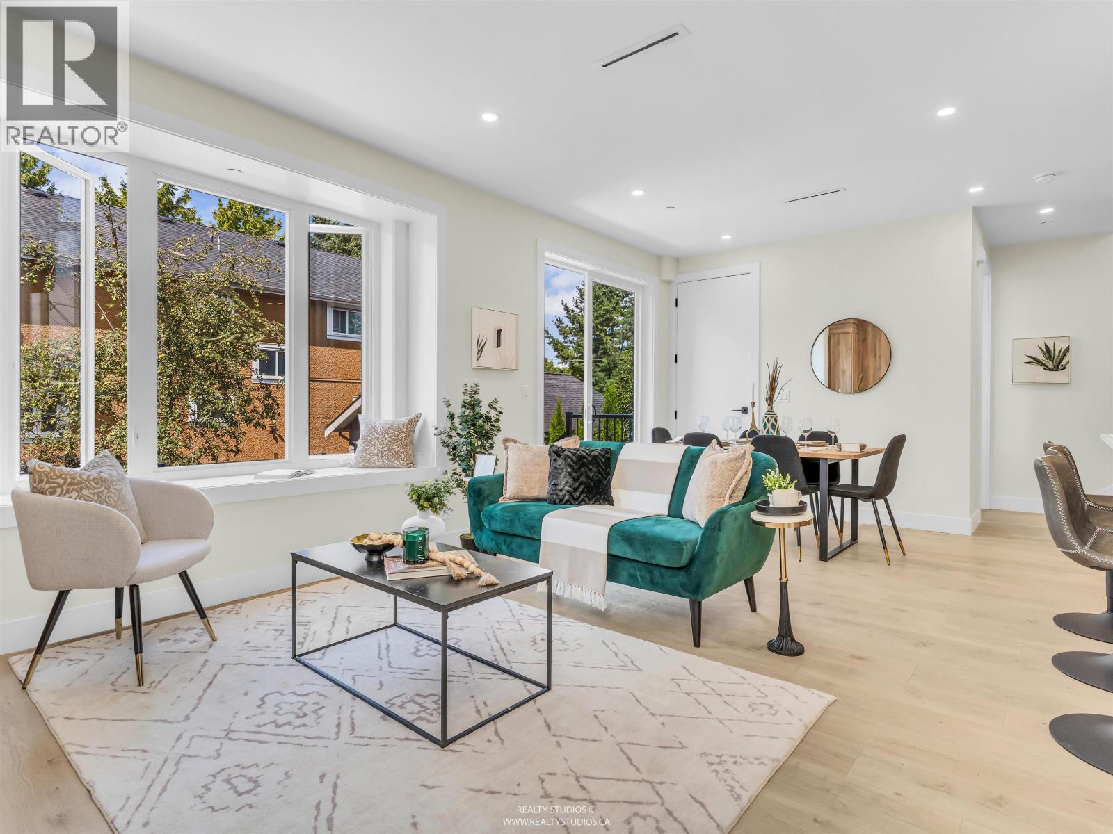 2 5221 Clarendon Street, Vancouver, British Columbia  V5R 3J7 - Photo 3 - R3112337