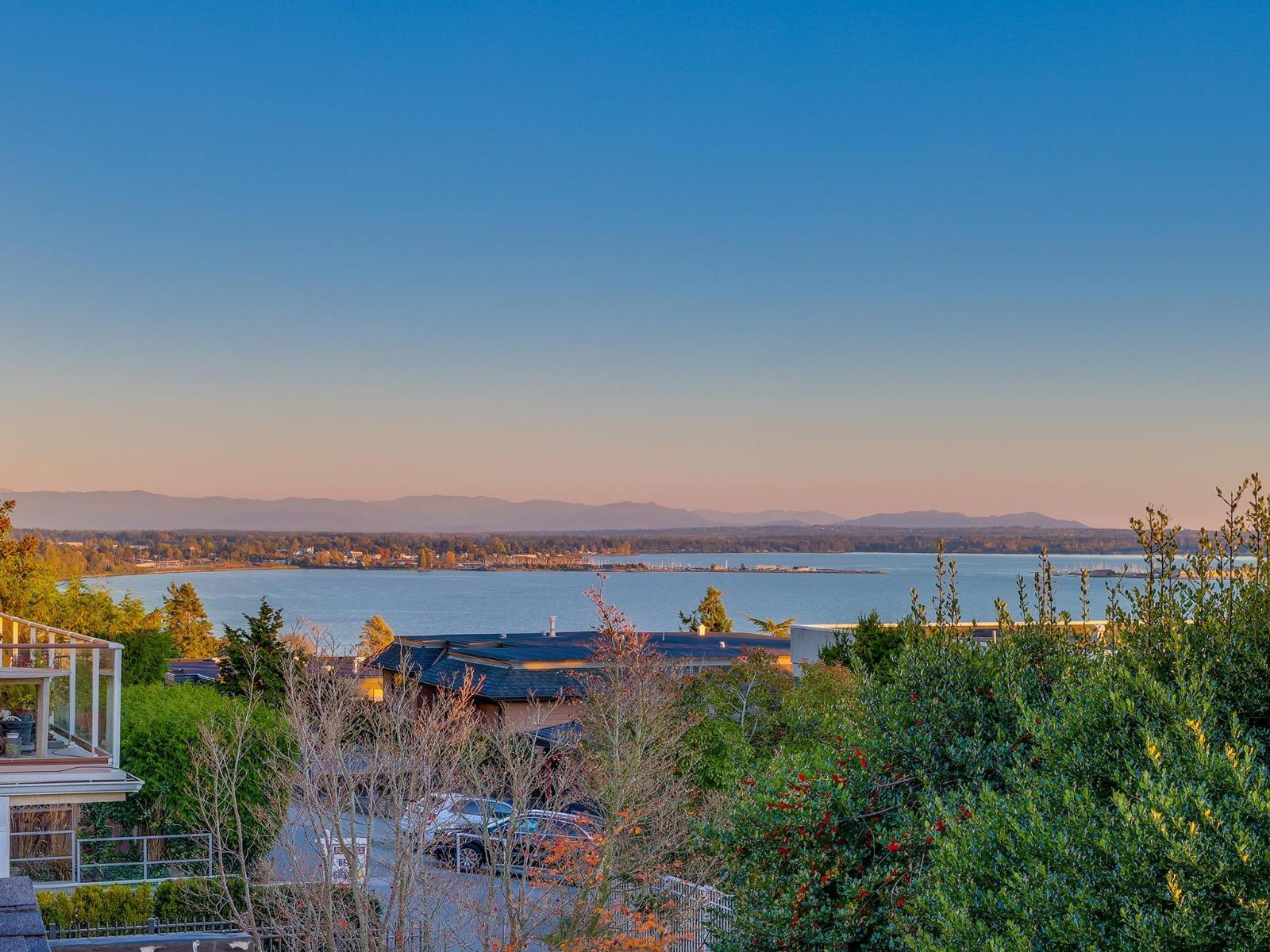 15354 Royal Avenue, White Rock, British Columbia  V4B 1M8 - Photo 25 - R3109668