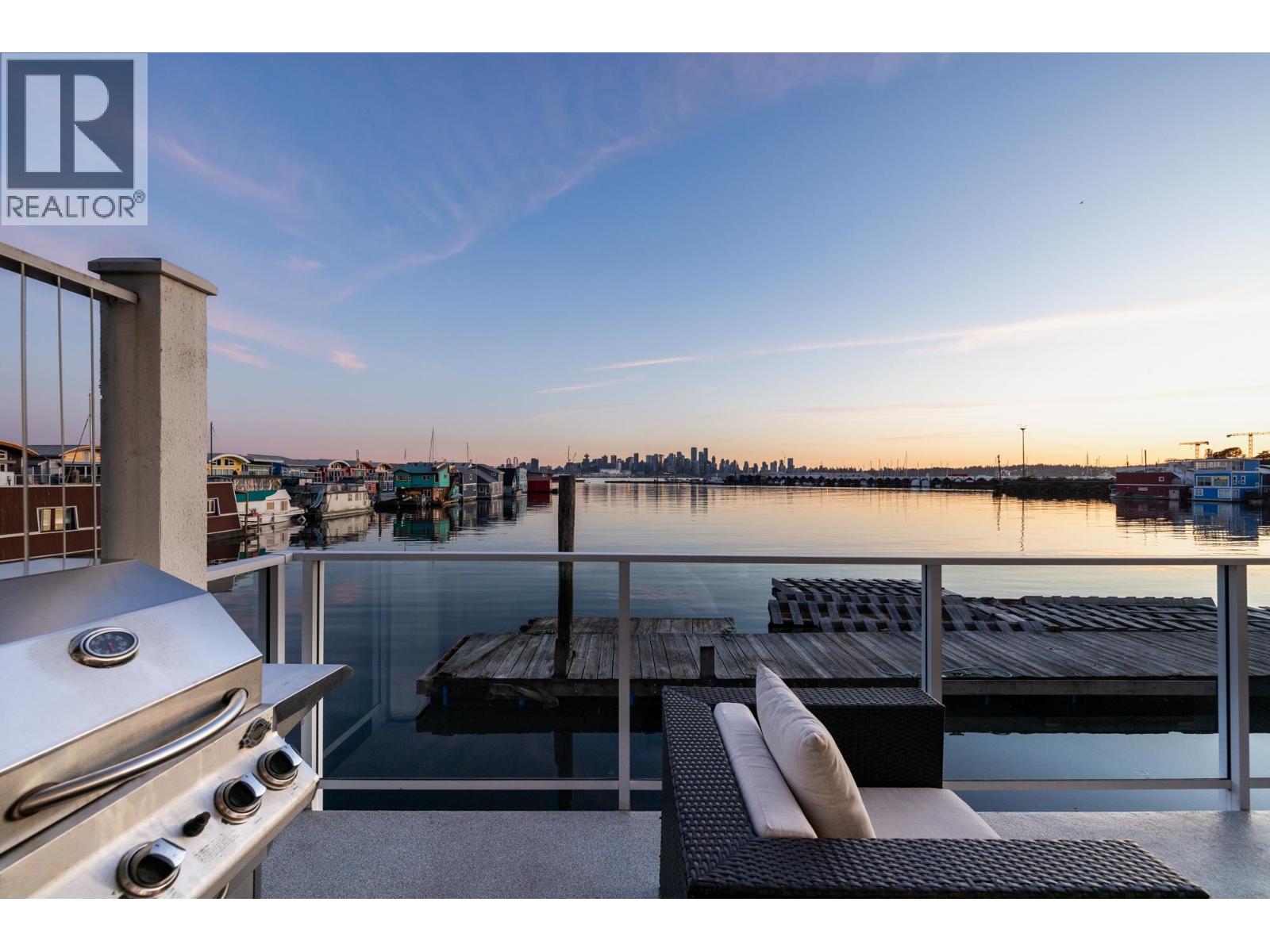 Frsl17 415 W Esplanade Avenue, North Vancouver, British Columbia  V7M 1A6 - Photo 31 - R3112350