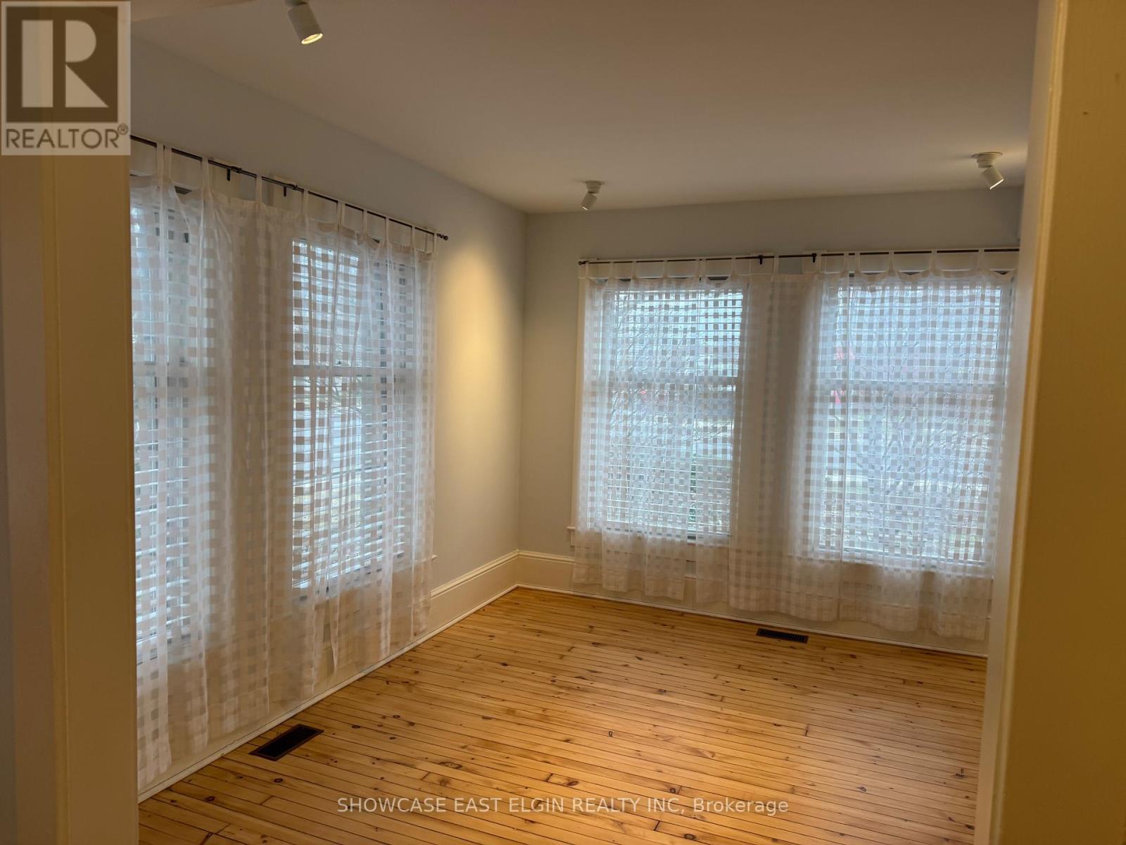 62 Centre Street, Aylmer, Ontario  N5H 2G5 - Photo 2 - X13008426