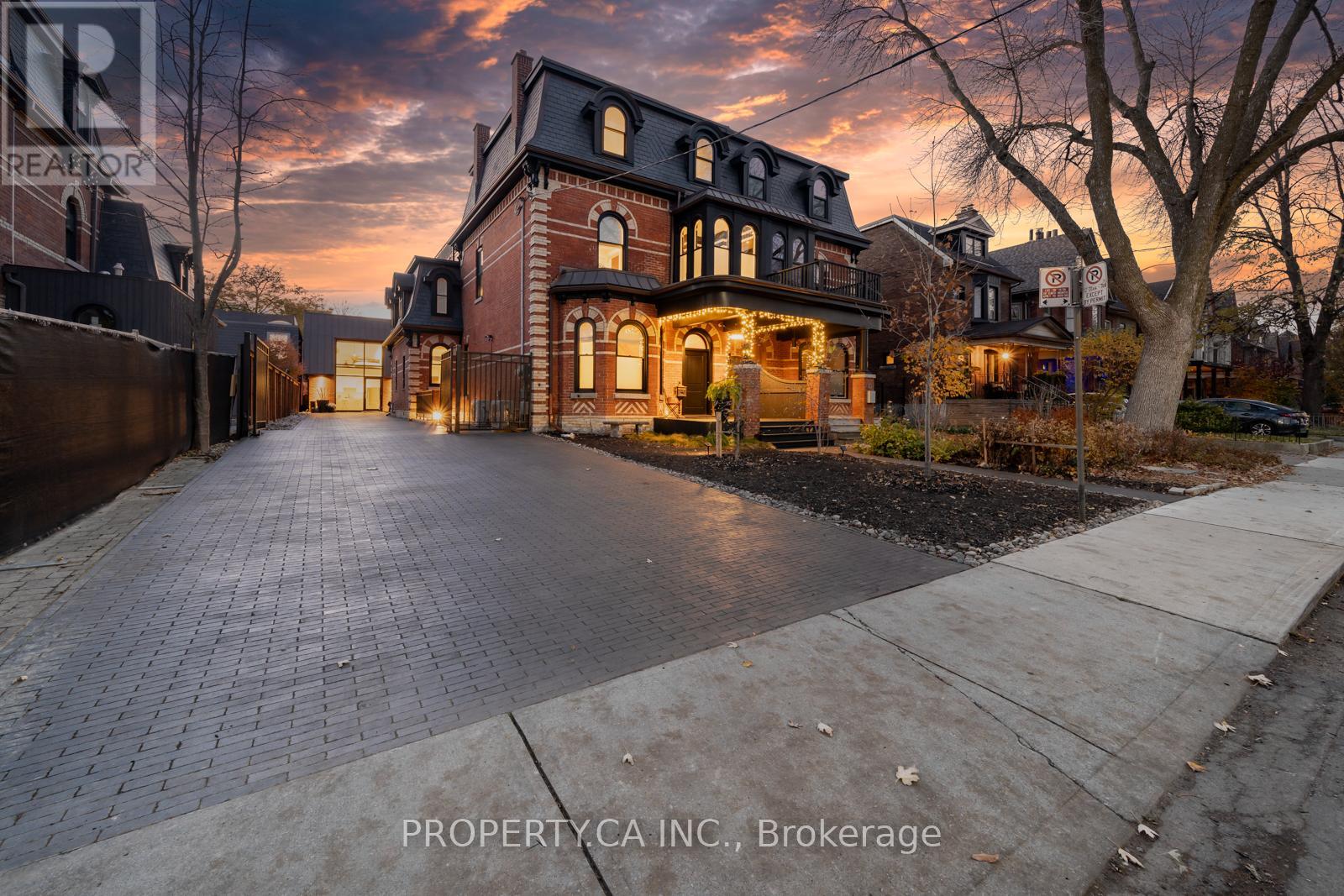 MAIN HOUSE - 38 BEACONSFIELD AVENUE, Toronto, Ontario