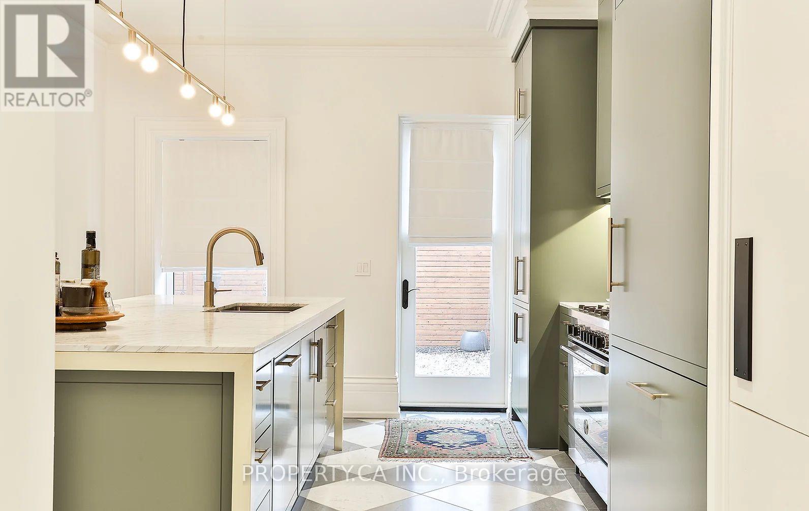 Main House - 38 Beaconsfield Avenue, Toronto, Ontario  M6J 3H9 - Photo 11 - C13008472