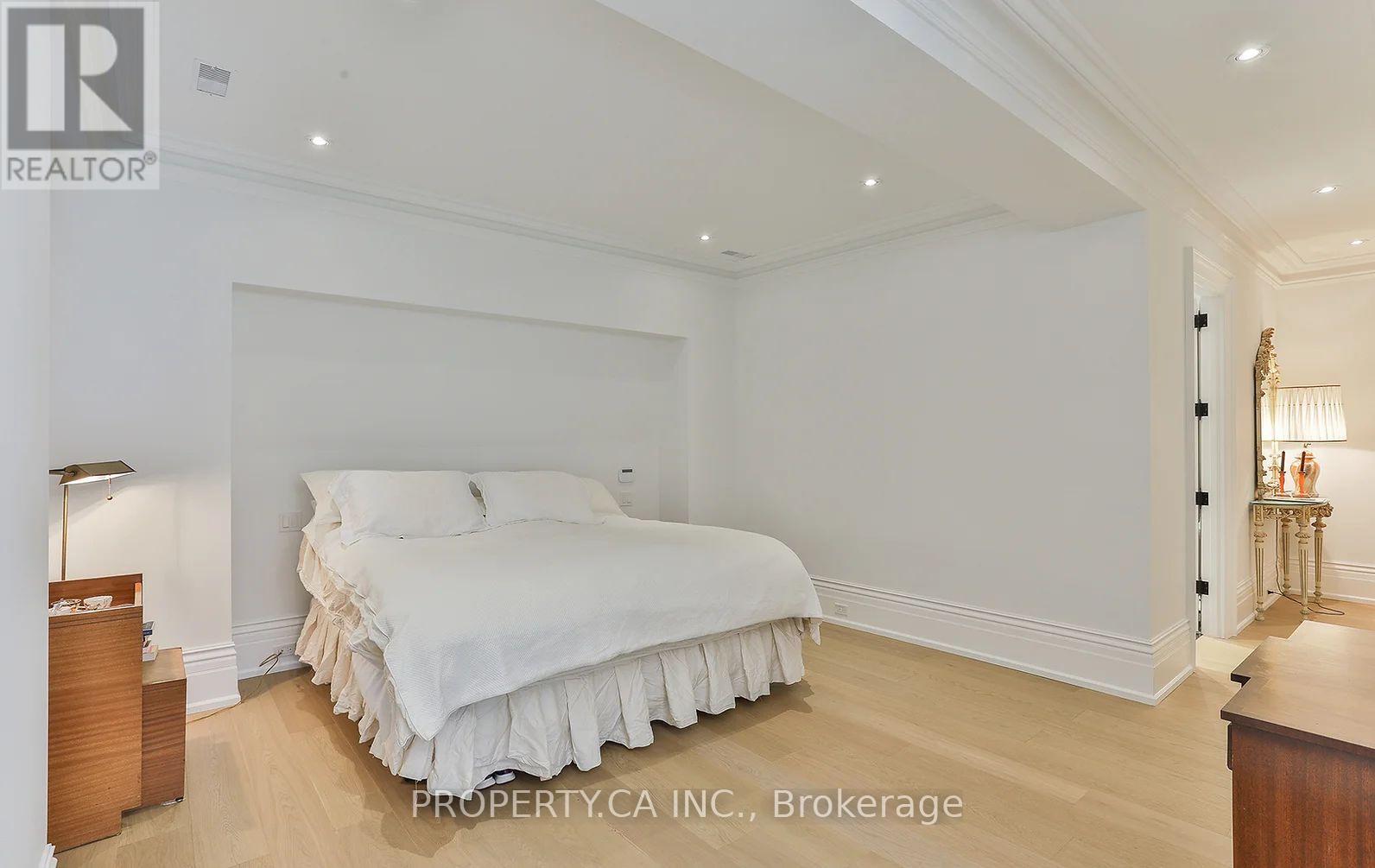 Main House - 38 Beaconsfield Avenue, Toronto, Ontario  M6J 3H9 - Photo 23 - C13008472