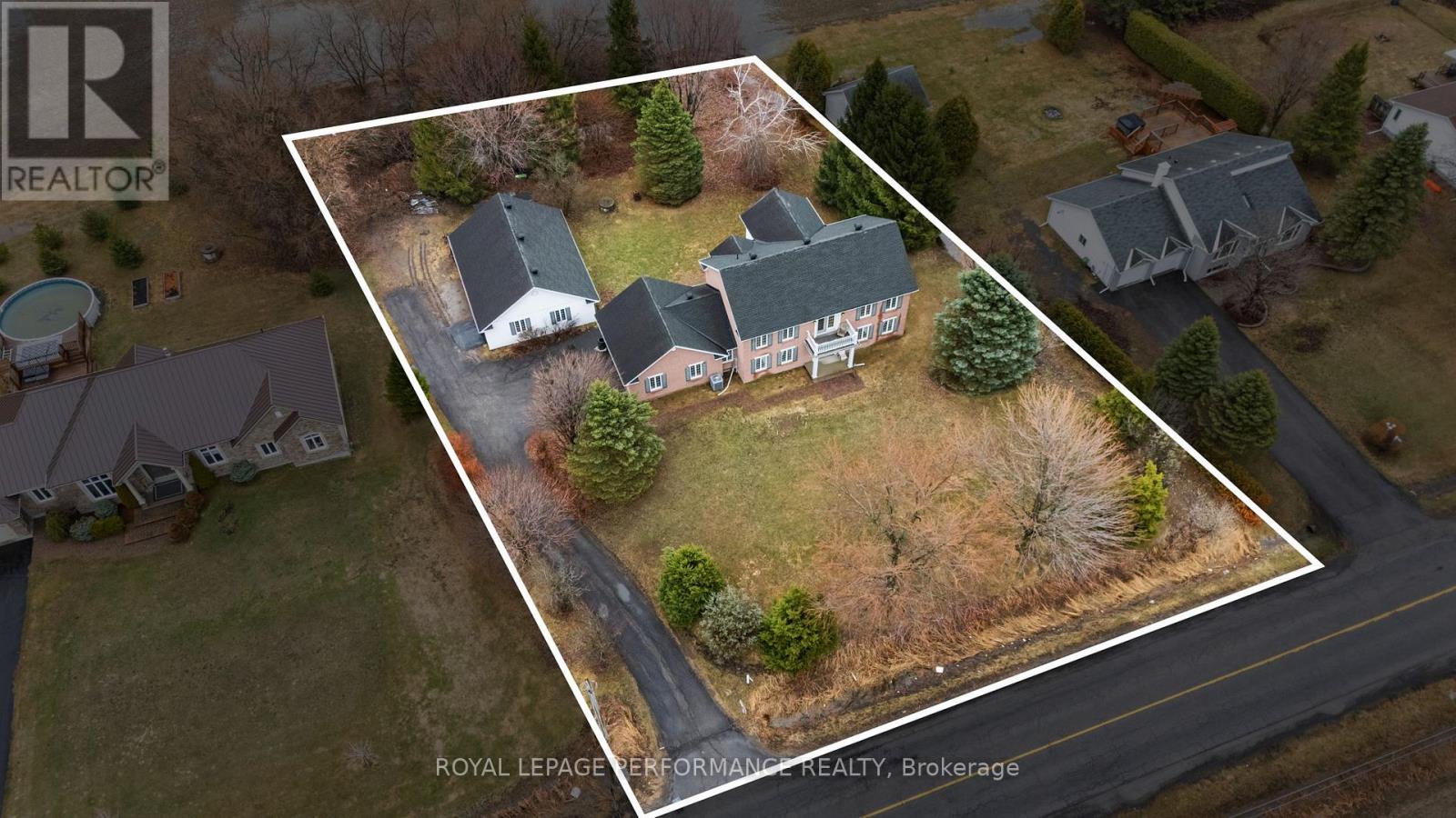 1007 St Pierre Road, Russell, Ontario  K0A 1W0 - Photo 10 - X13008416