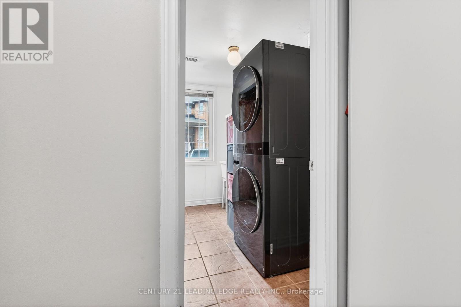 2 Clegg Lane, Ajax, Ontario  L1S 7S5 - Photo 12 - E13008428