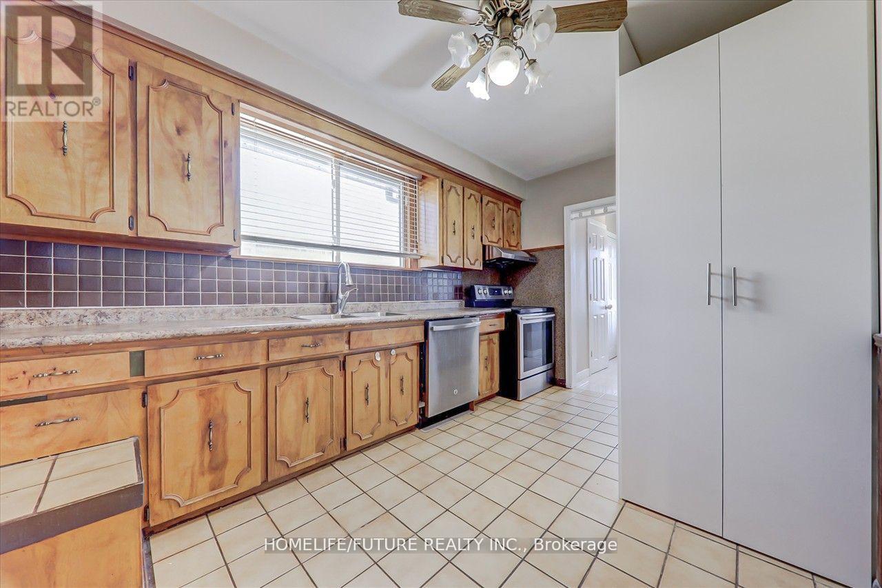 Main - 28 Sharbot Avenue, Toronto, Ontario  M1H 1Y7 - Photo 11 - E13008444