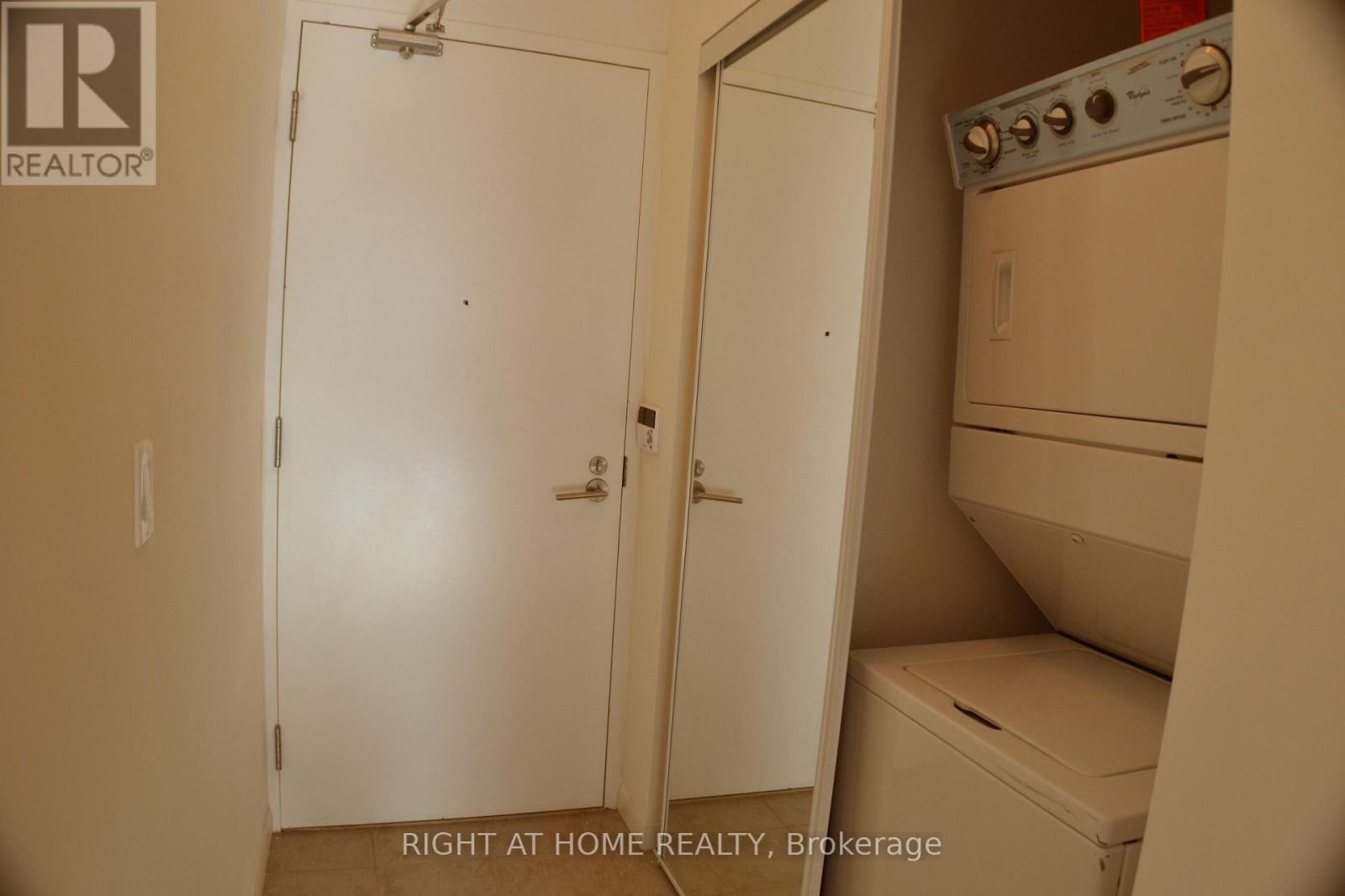 2306 - 215 Fort York Boulevard, Toronto, Ontario  M5V 4A2 - Photo 13 - C12889646