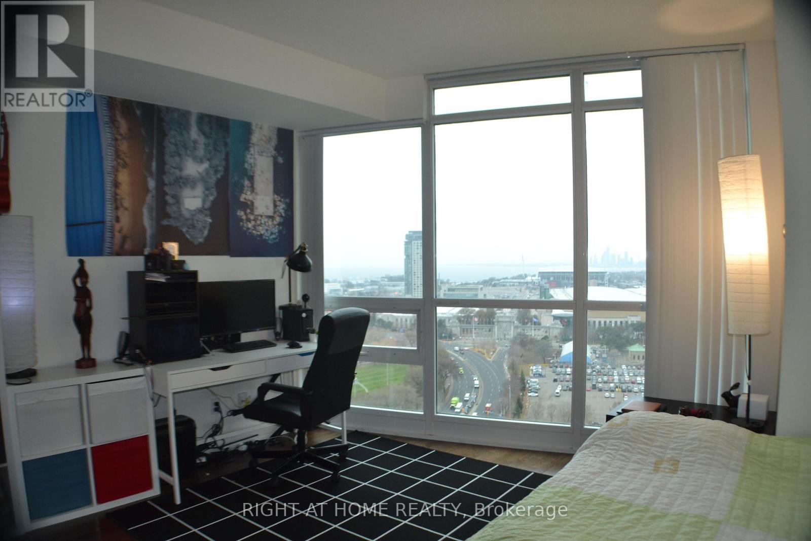 2306 - 215 Fort York Boulevard, Toronto, Ontario  M5V 4A2 - Photo 5 - C12889646