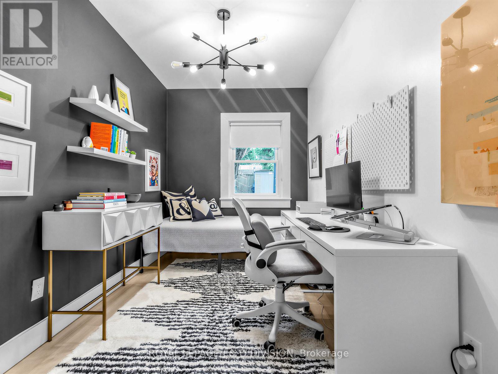 23 Latimer Avenue, Toronto, Ontario  M5N 2M1 - Photo 15 - C13007894