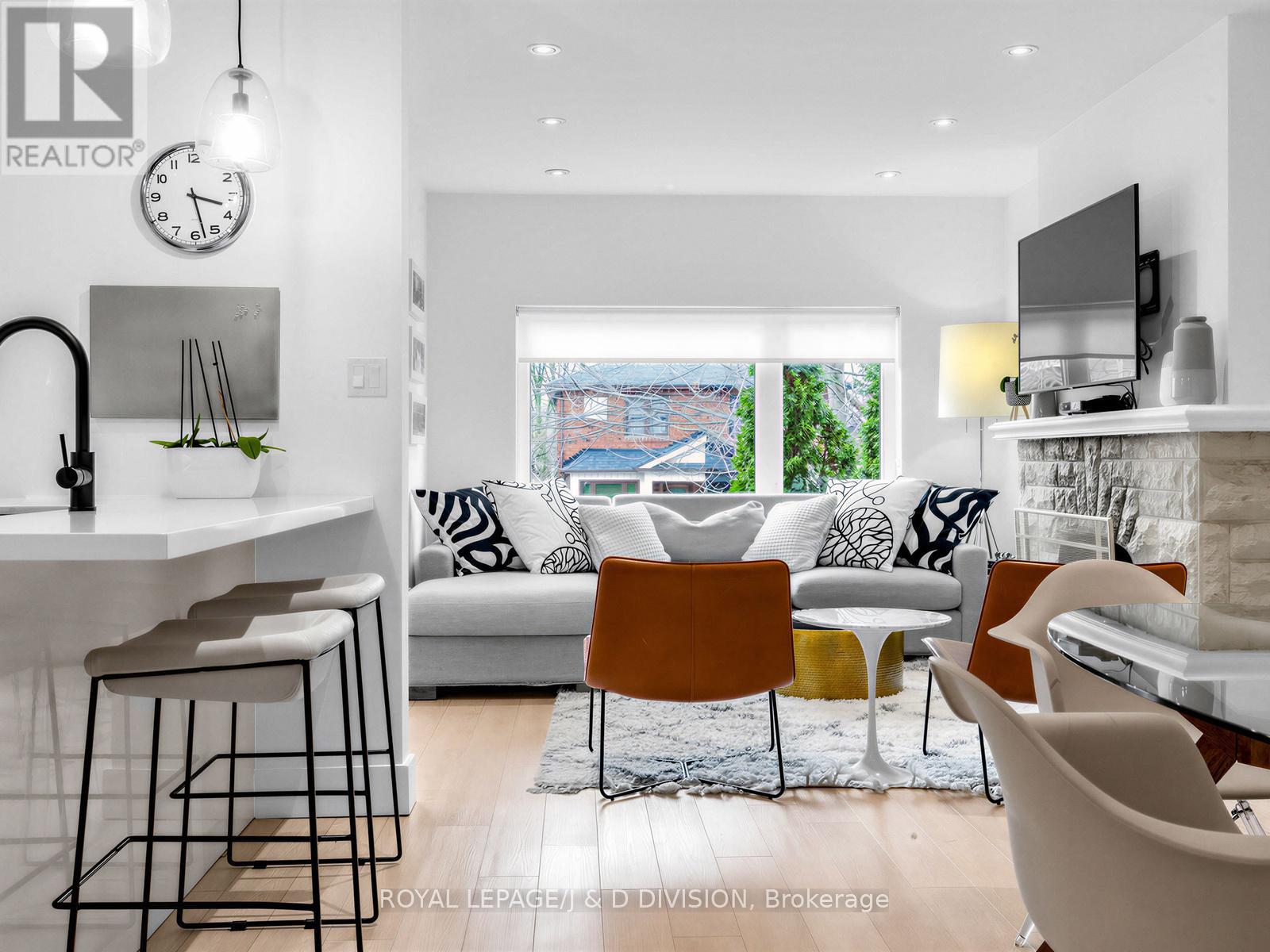 23 Latimer Avenue, Toronto, Ontario  M5N 2M1 - Photo 12 - C13007894