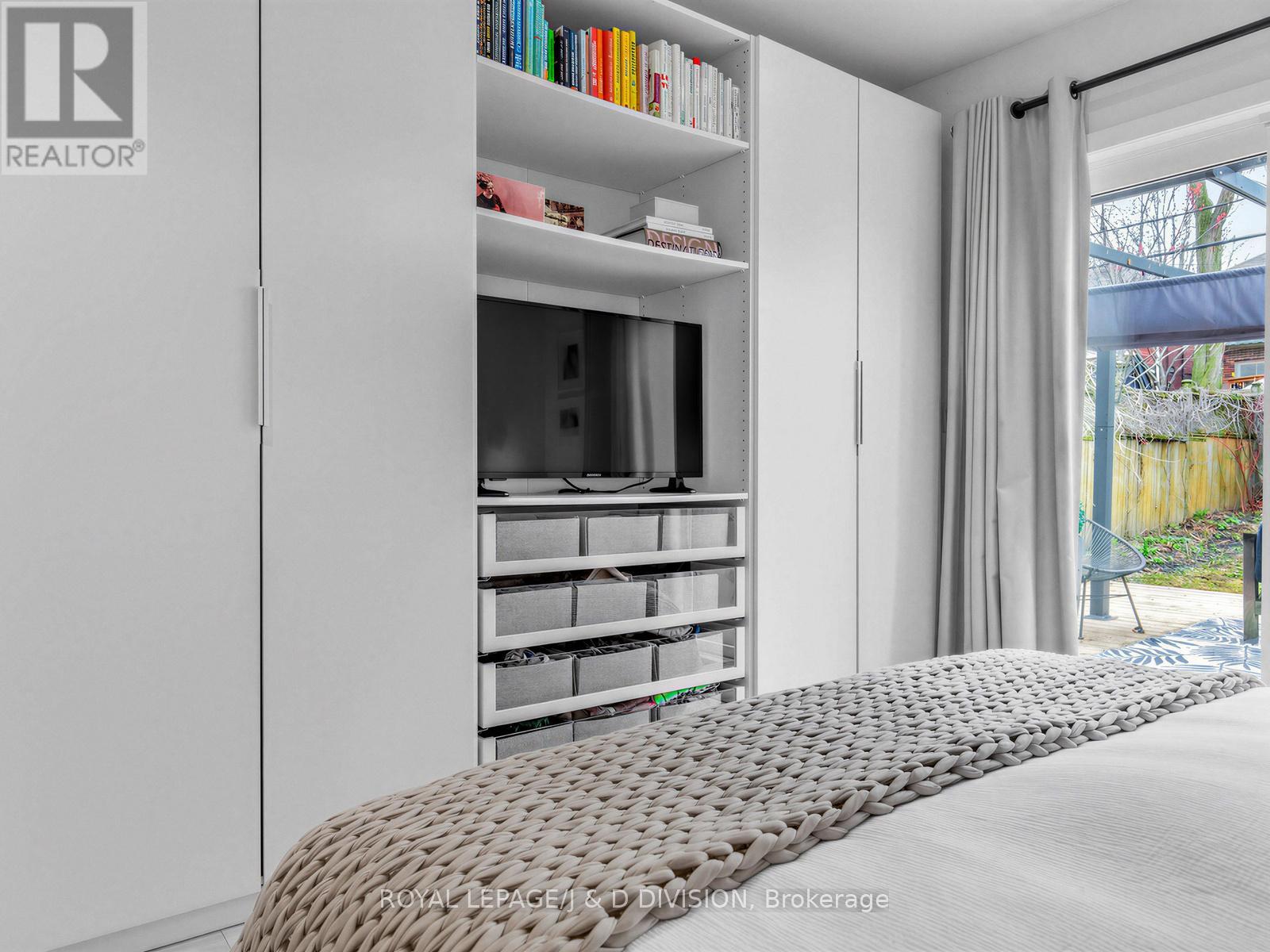 23 Latimer Avenue, Toronto, Ontario  M5N 2M1 - Photo 14 - C13007894