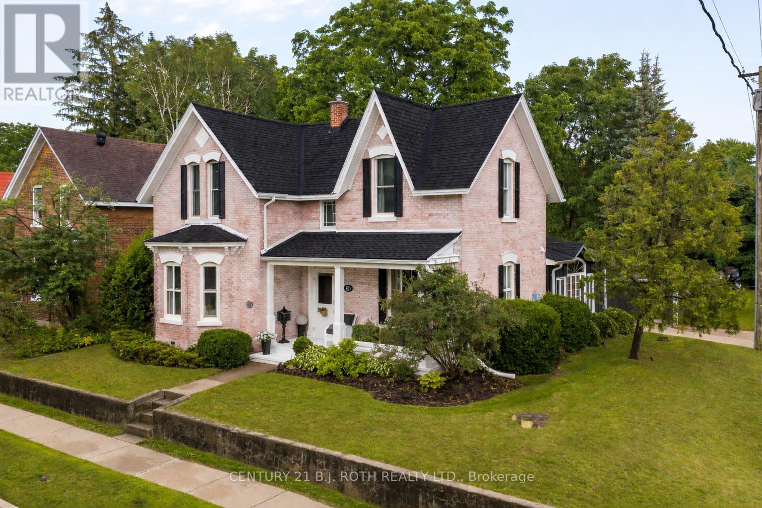 90 CUMBERLAND STREET, Barrie, Ontario