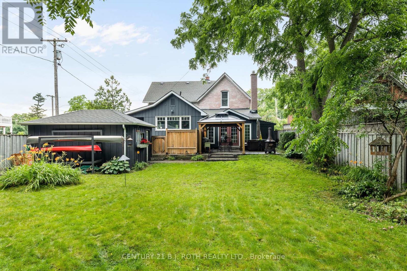 90 Cumberland Street, Barrie, Ontario  L4N 2P7 - Photo 3 - S12862764