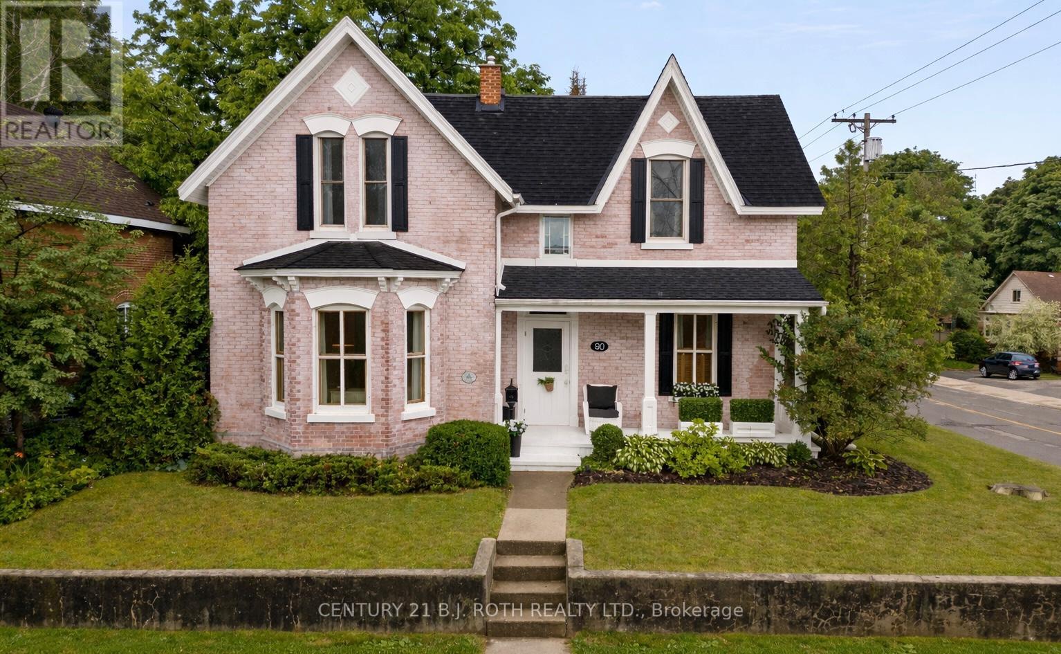 90 Cumberland Street, Barrie, Ontario  L4N 2P7 - Photo 2 - S12862764