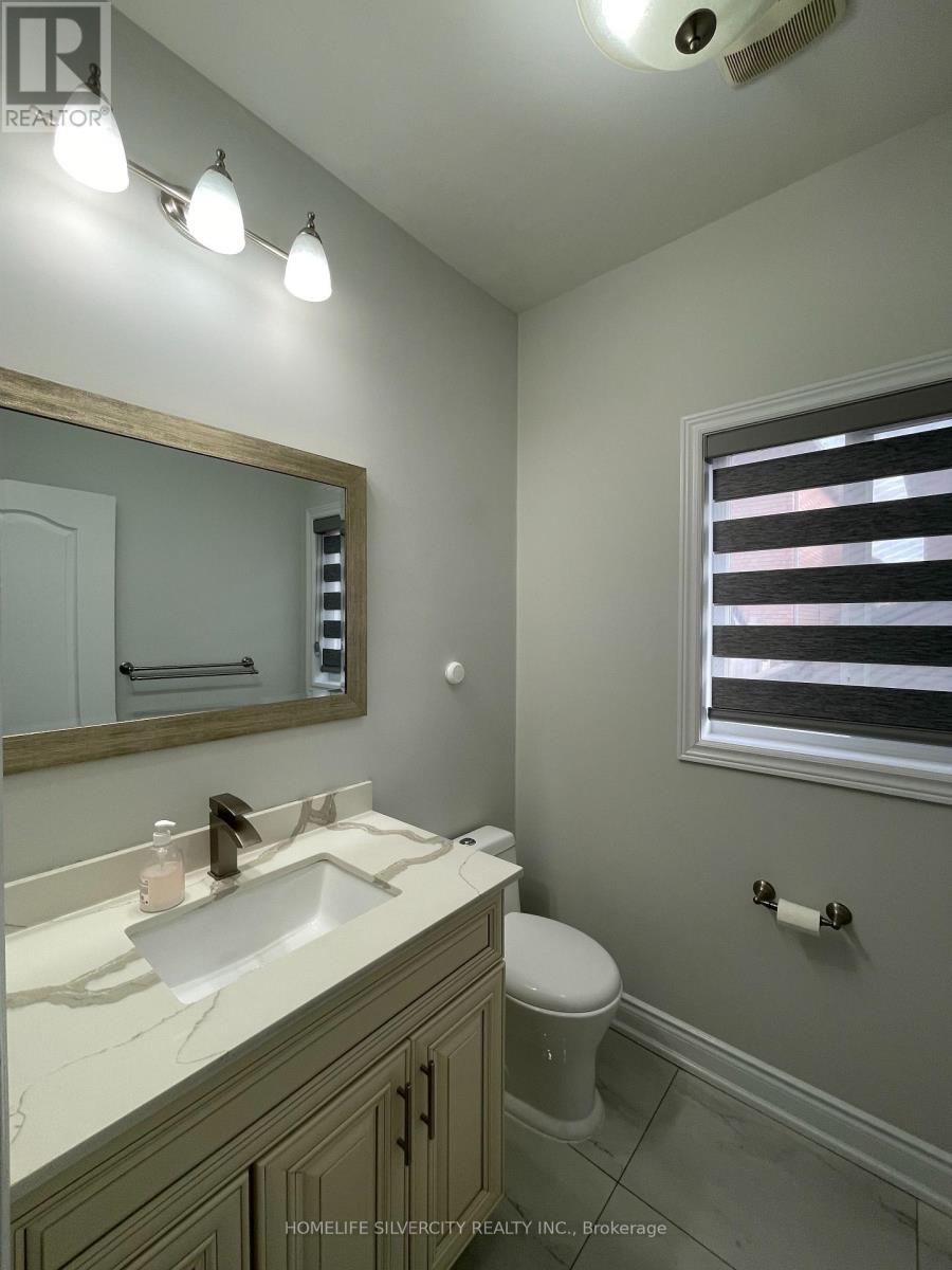 4 Runnymede Crescent, Brampton, Ontario  L6R 0L3 - Photo 9 - W13007282