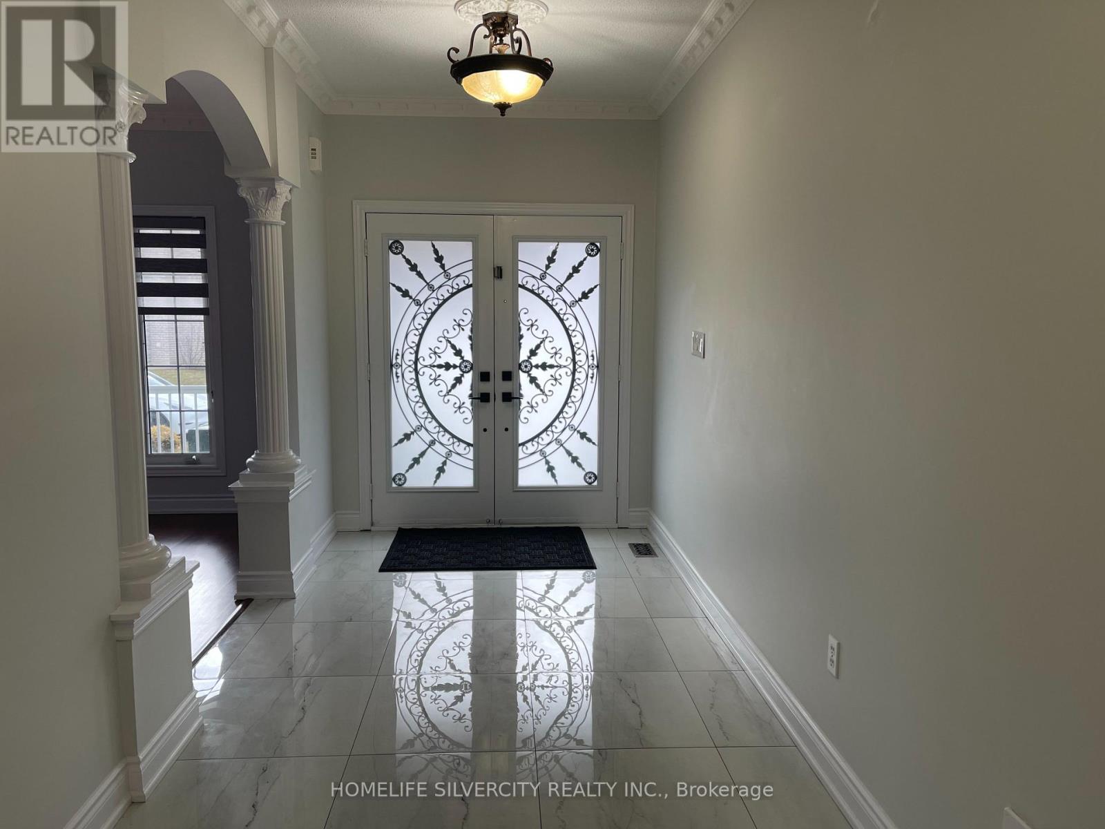 4 Runnymede Crescent, Brampton, Ontario  L6R 0L3 - Photo 2 - W13007282