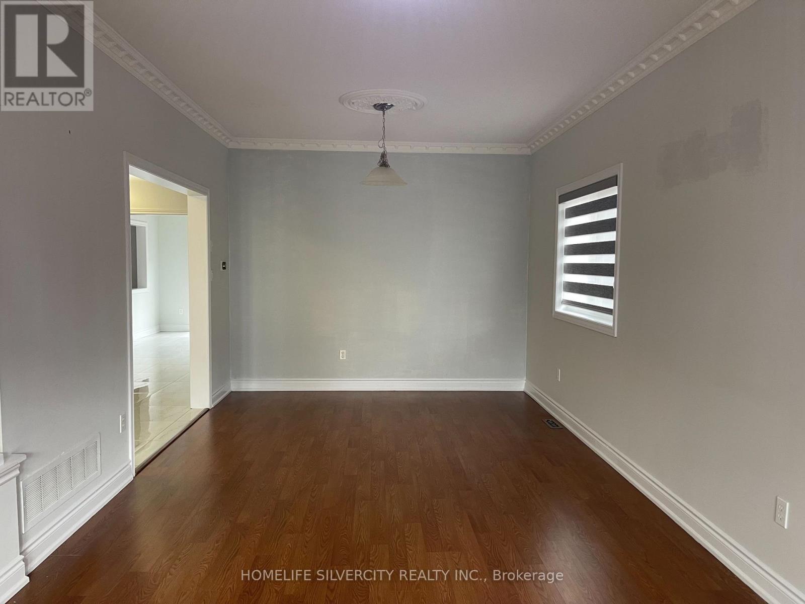 4 Runnymede Crescent, Brampton, Ontario  L6R 0L3 - Photo 4 - W13007282