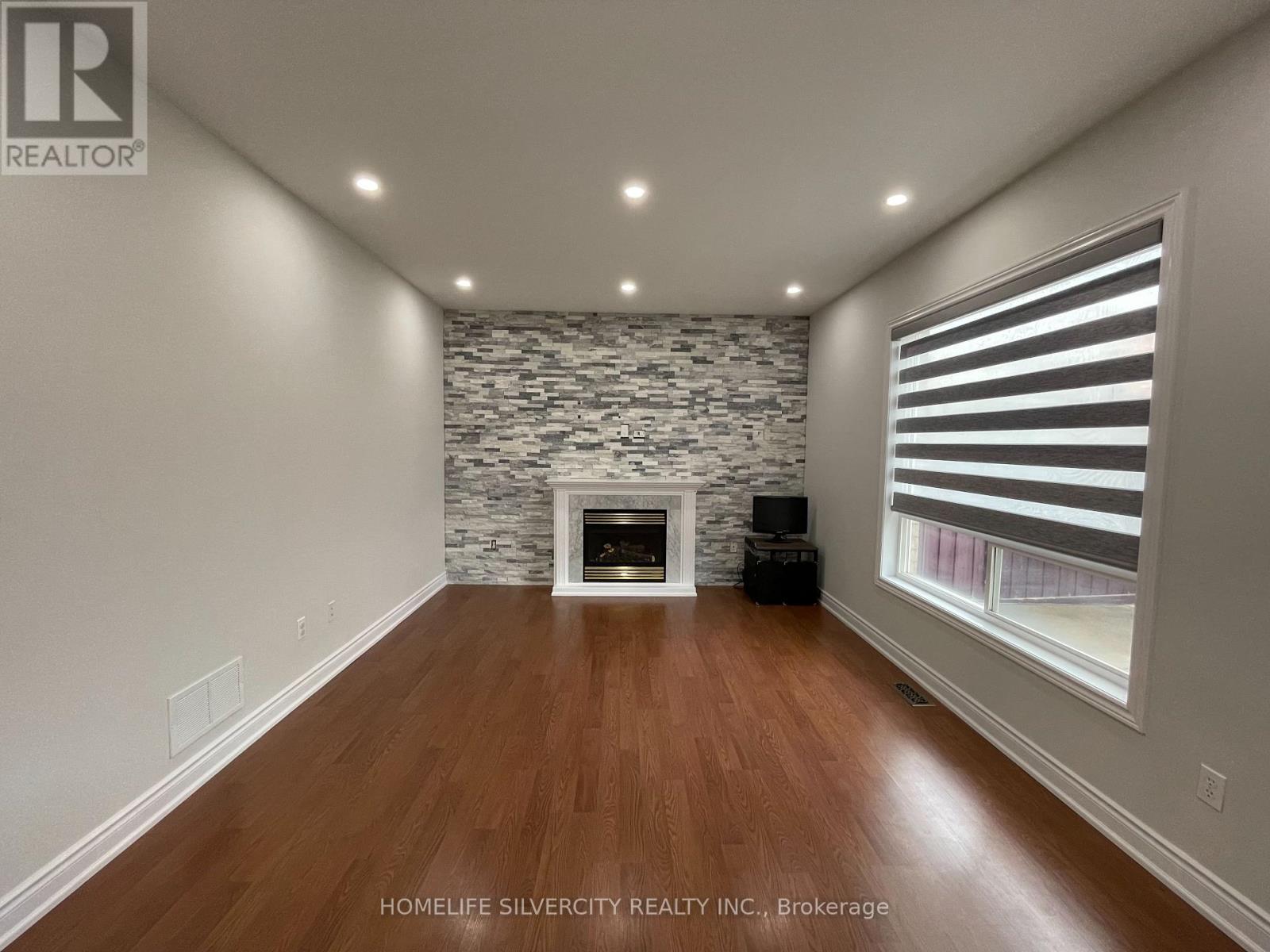 4 Runnymede Crescent, Brampton, Ontario  L6R 0L3 - Photo 8 - W13007282