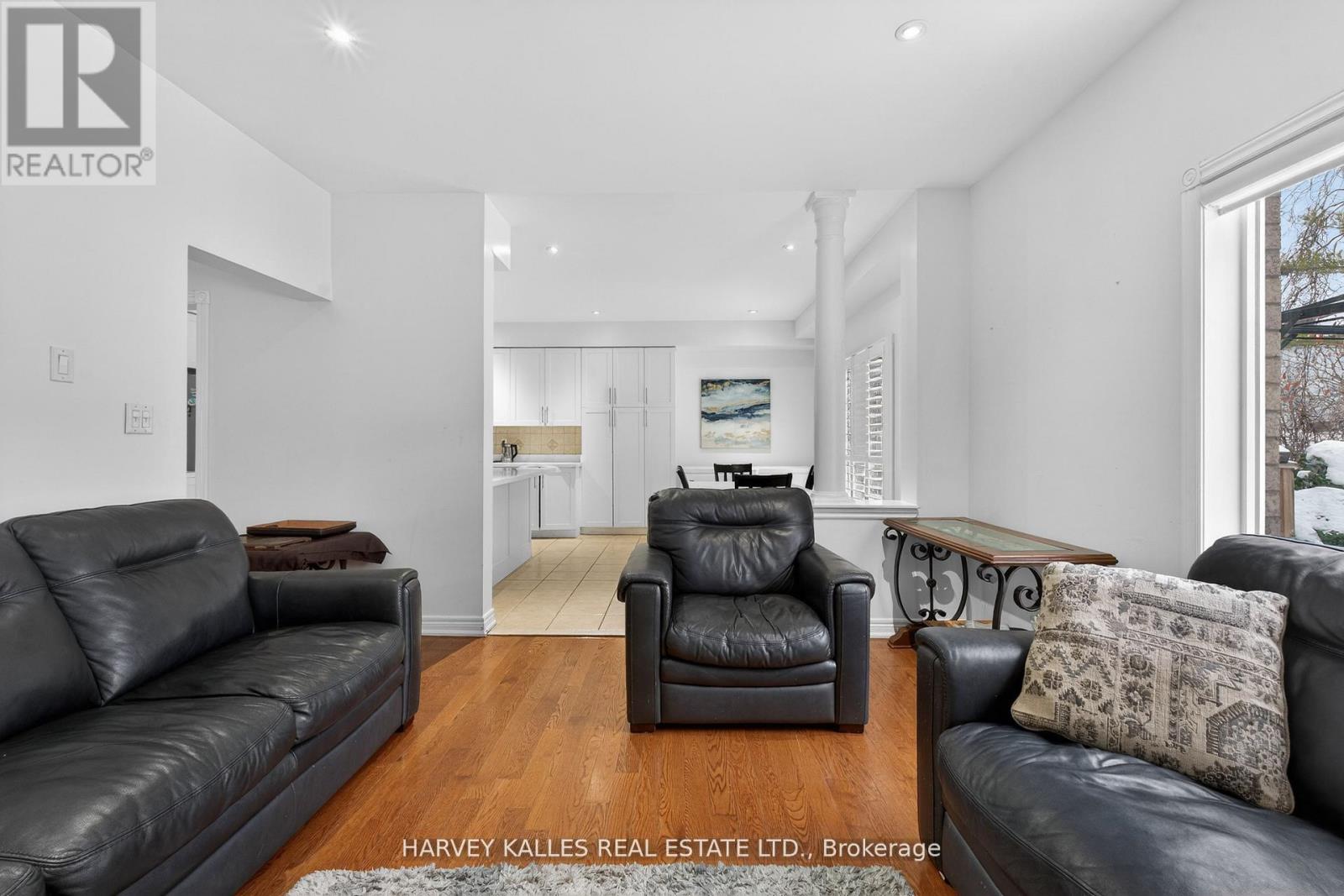 60 Wolfson Crescent, Richmond Hill, Ontario  L4E 4P1 - Photo 11 - N13008440