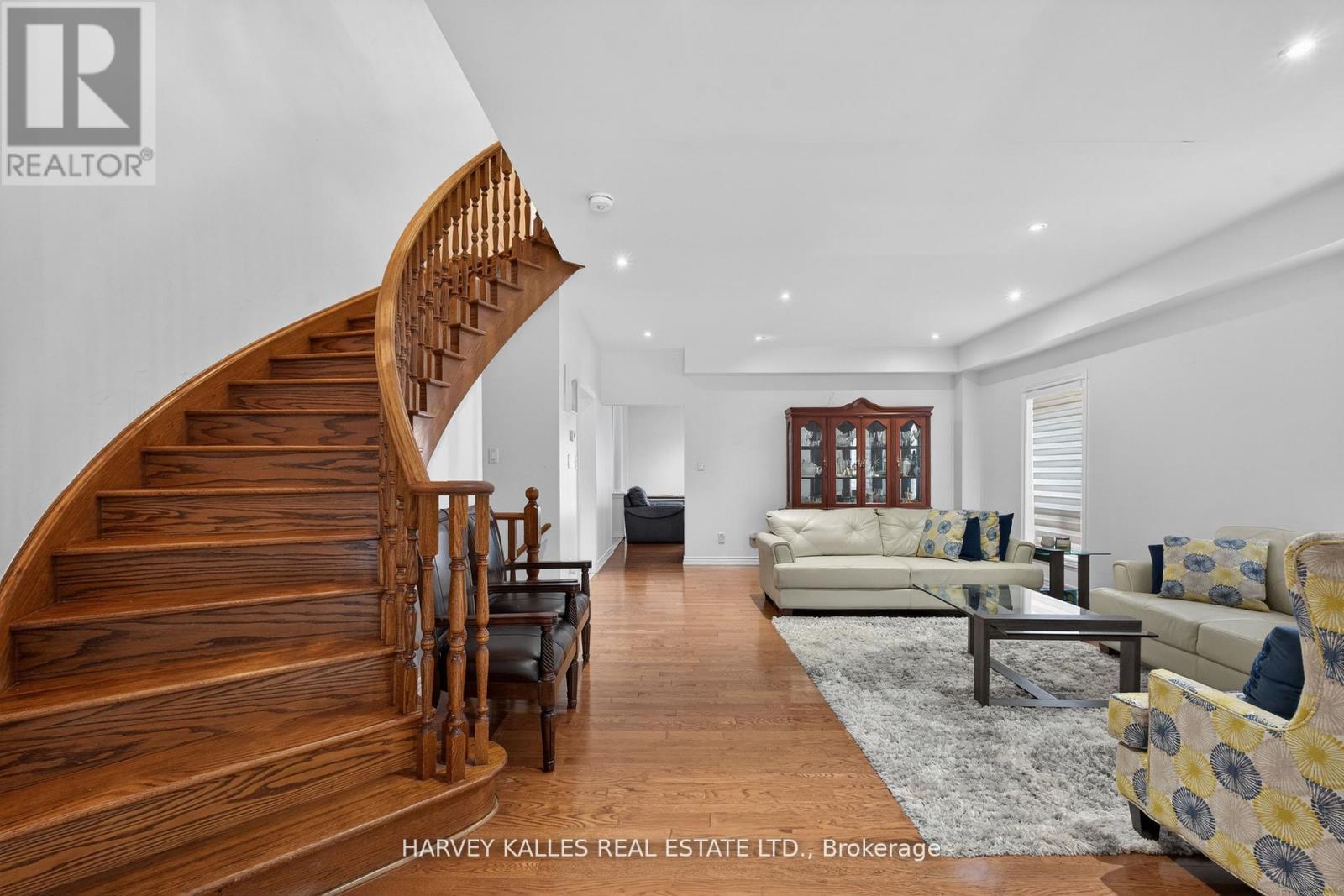 60 Wolfson Crescent, Richmond Hill, Ontario  L4E 4P1 - Photo 5 - N13008440