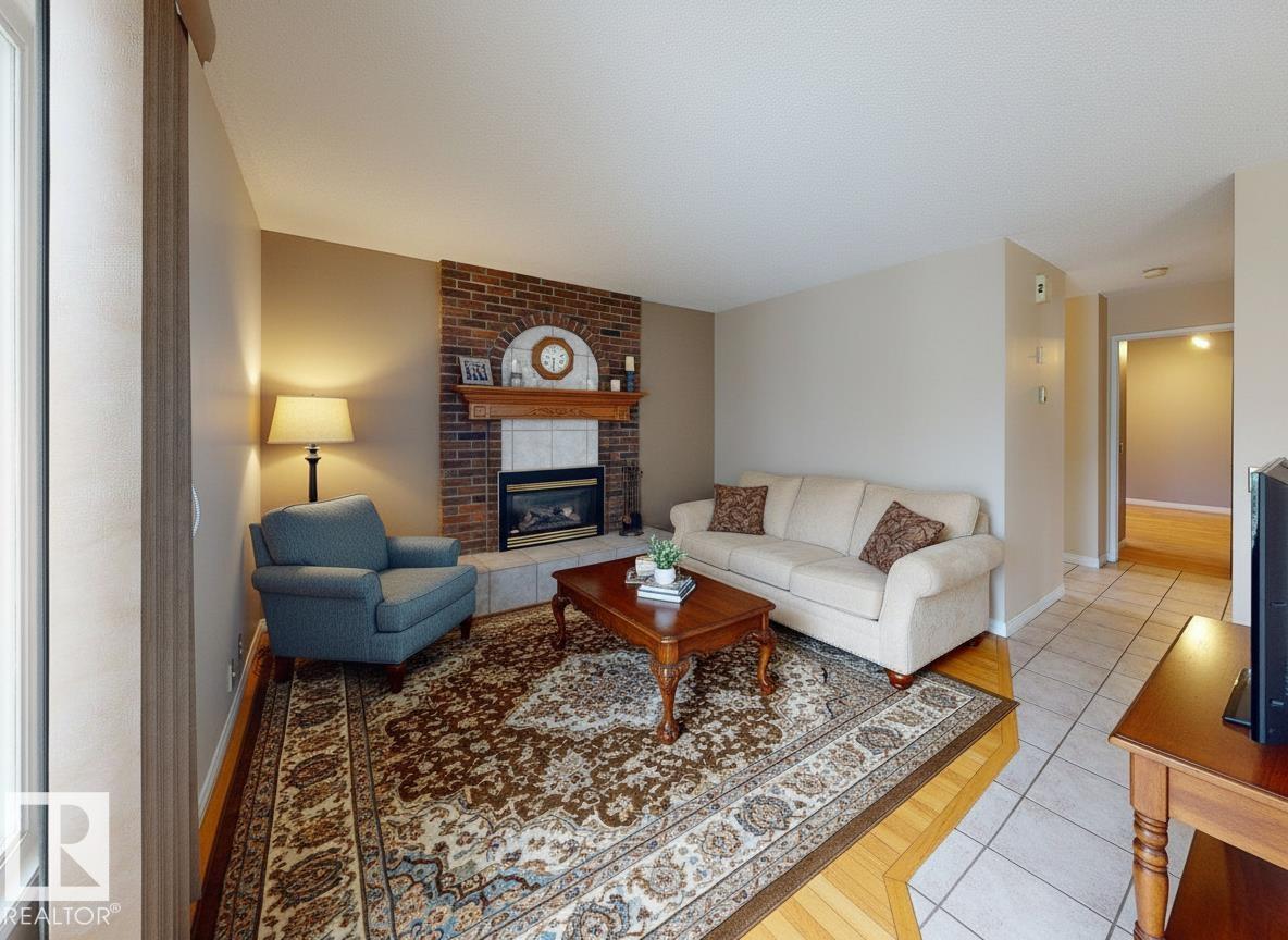 11 Woodlake Road, Sherwood Park, Alberta  T8A 4B3 - Photo 2 - E4477959