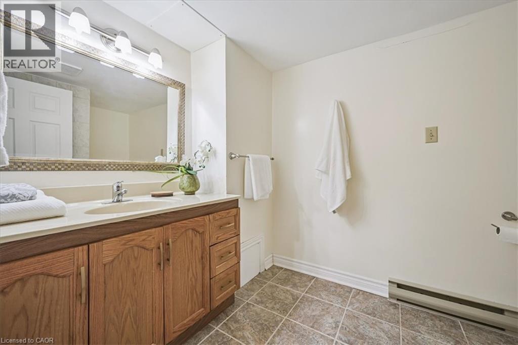 2132 Argon Court, Burlington, Ontario  L7R 4E6 - Photo 33 - 40807449