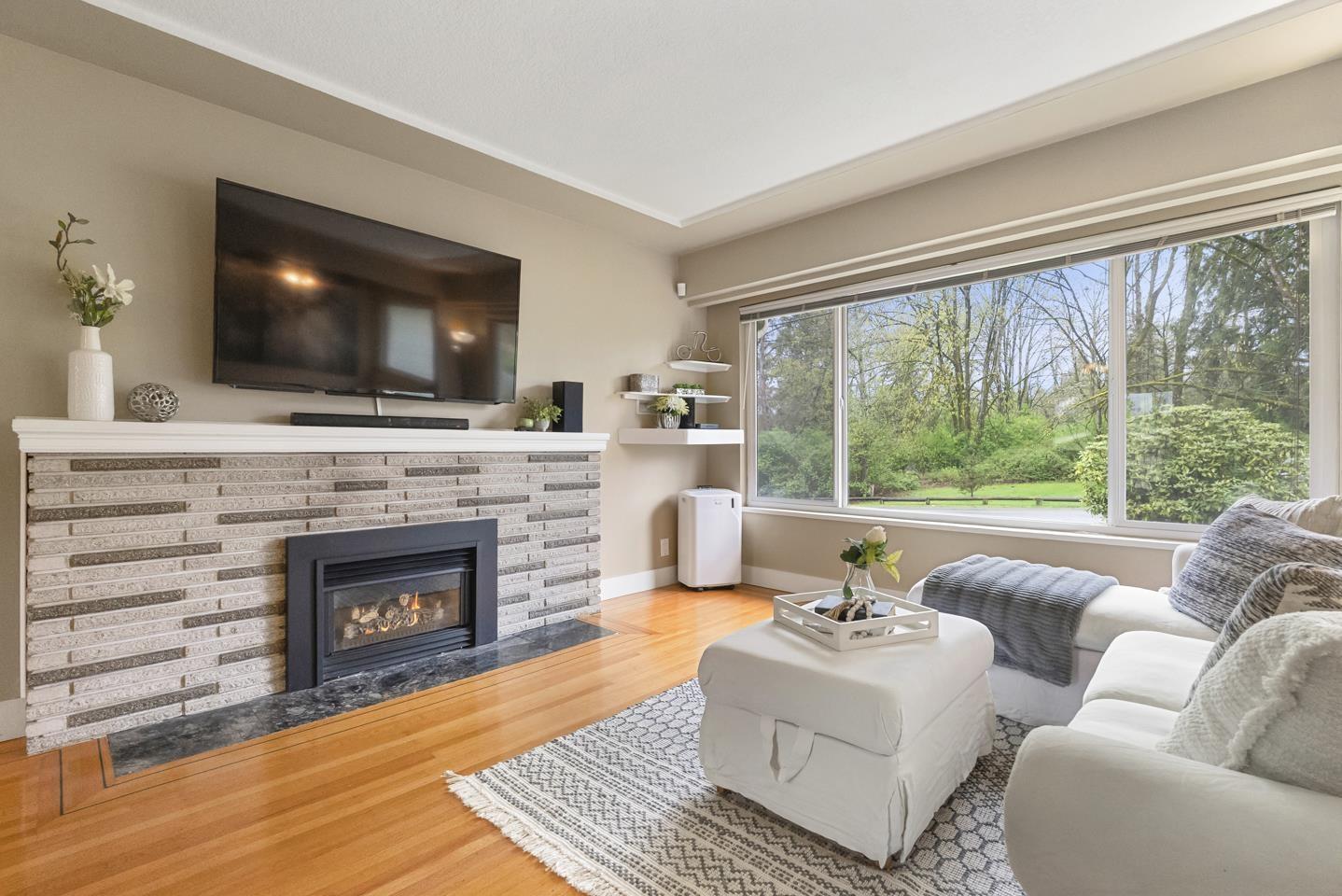 11275 150 Street, Surrey, British Columbia  V3R 4E1 - Photo 2 - R3110812