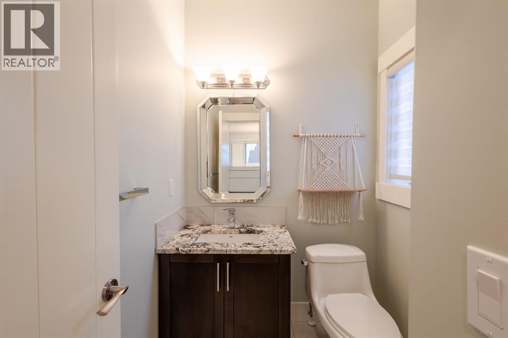 148 Baysprings Court SW, Airdrie, Alberta  T4B 3X7 - Photo 8 - A2299469