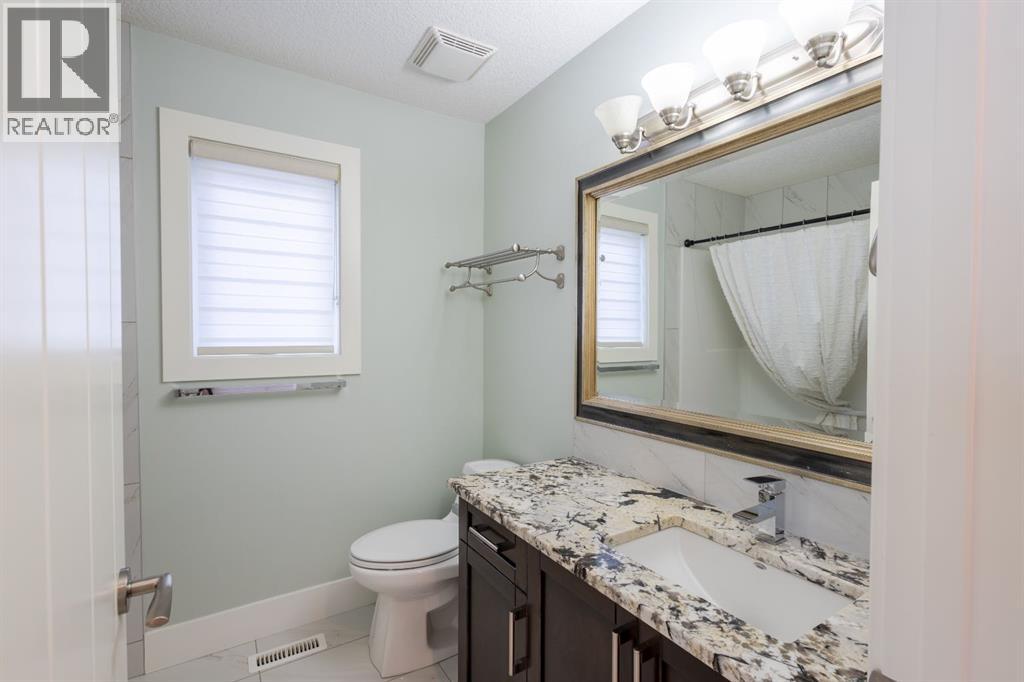 148 Baysprings Court SW, Airdrie, Alberta  T4B 3X7 - Photo 20 - A2299469