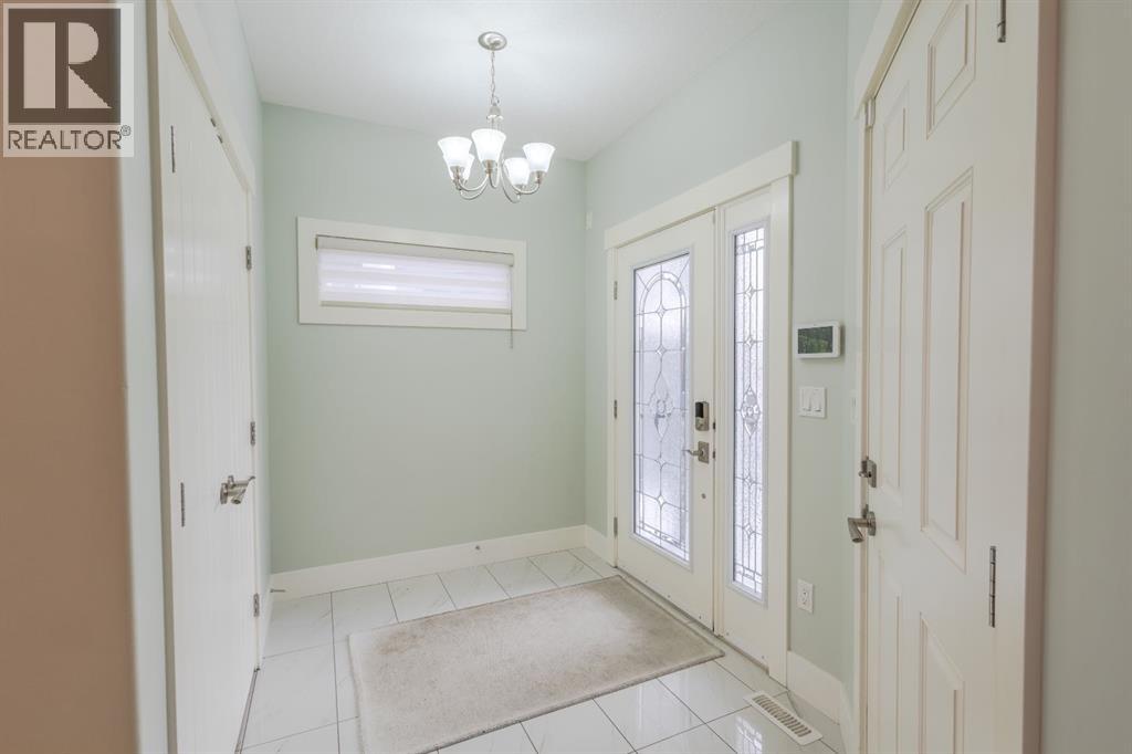 148 Baysprings Court SW, Airdrie, Alberta  T4B 3X7 - Photo 9 - A2299469