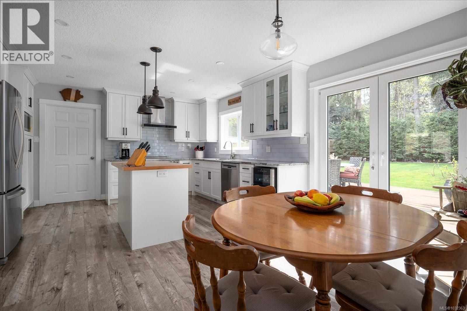 1156 Clubhouse Dr, Qualicum Beach, British Columbia  V9K 1C4 - Photo 36 - 1032363